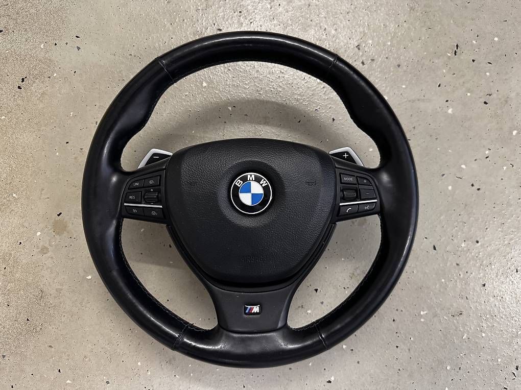 Tutti pezzi di ricambio auto: BMW M5 F10 Lenkrad  – Usato da widnau venduto da Girlen7