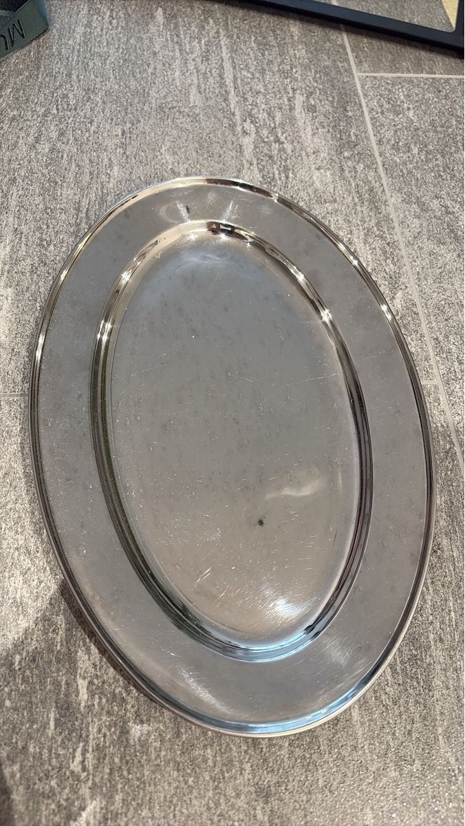 Tutte le decorazioni: Servierteller oval metallisch Kratzer vorhanden – Usato da Freienbach venduto da SwissTopDeals