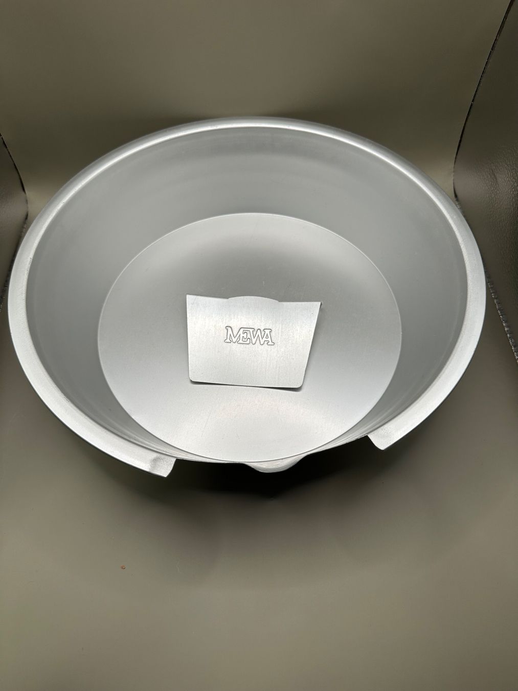 Schalen: Original MEWA Abrahmbecken 2.5 Liter – Gebraucht aus Rorschach von aoteaora