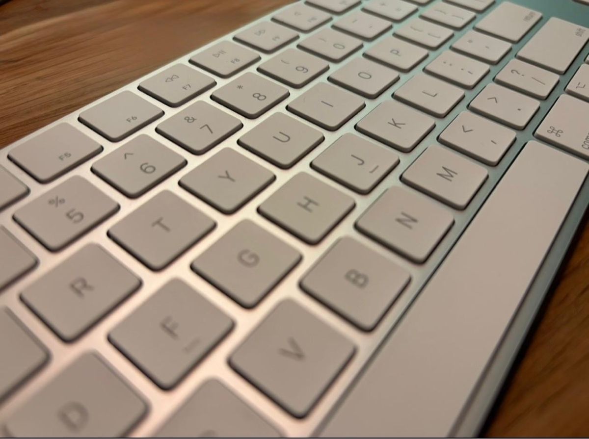 Apple Tastaturen: Magic Keyboard Apple avec pavé numérique (3) – Gebraucht aus Lausanne von aur_cxg5 3