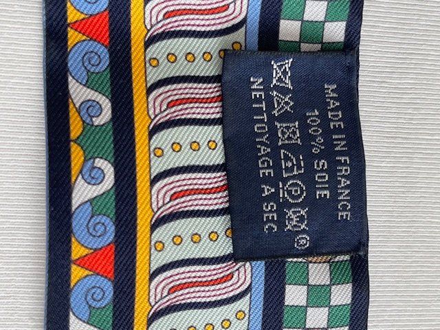 Hermès Foulard & Sciarpe: Hermès Twilly 2022 'Harnais en Rosace' – Nuovo (secondo la descrizione) da Arlesheim venduto da cocoandco 2