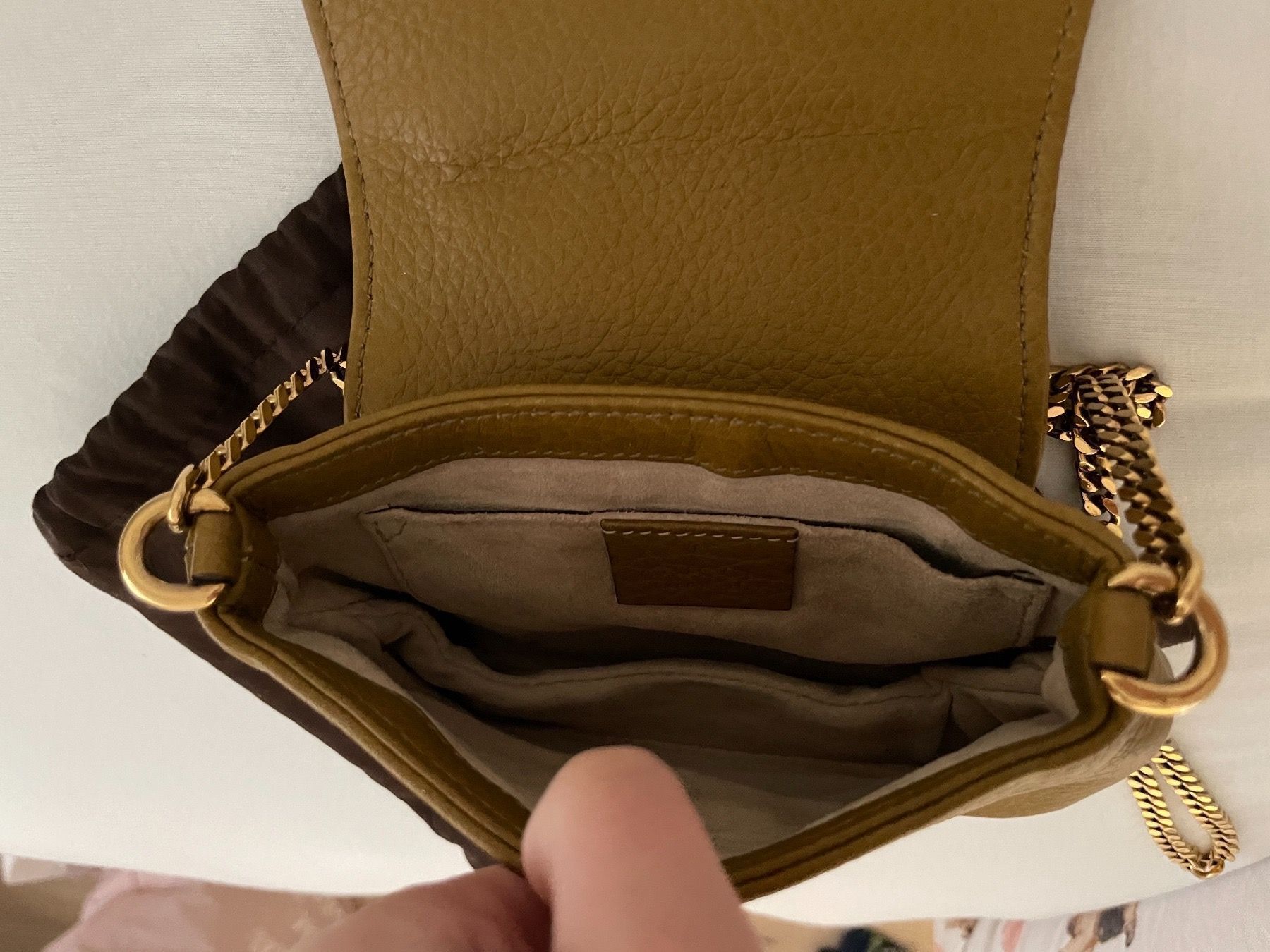 Gucci Taschen für Damen: Gucci - Kleine Tasche aus Leder – Gebraucht aus Zollikon von snowflake10- 5