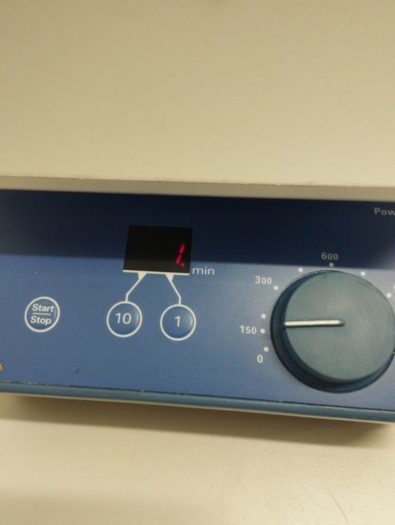 Laborzubehör: IKA MTS 2/4 Digital Mikrotiterschüttler – Gebraucht aus Niederdorf von LeptonAG_Labor 2