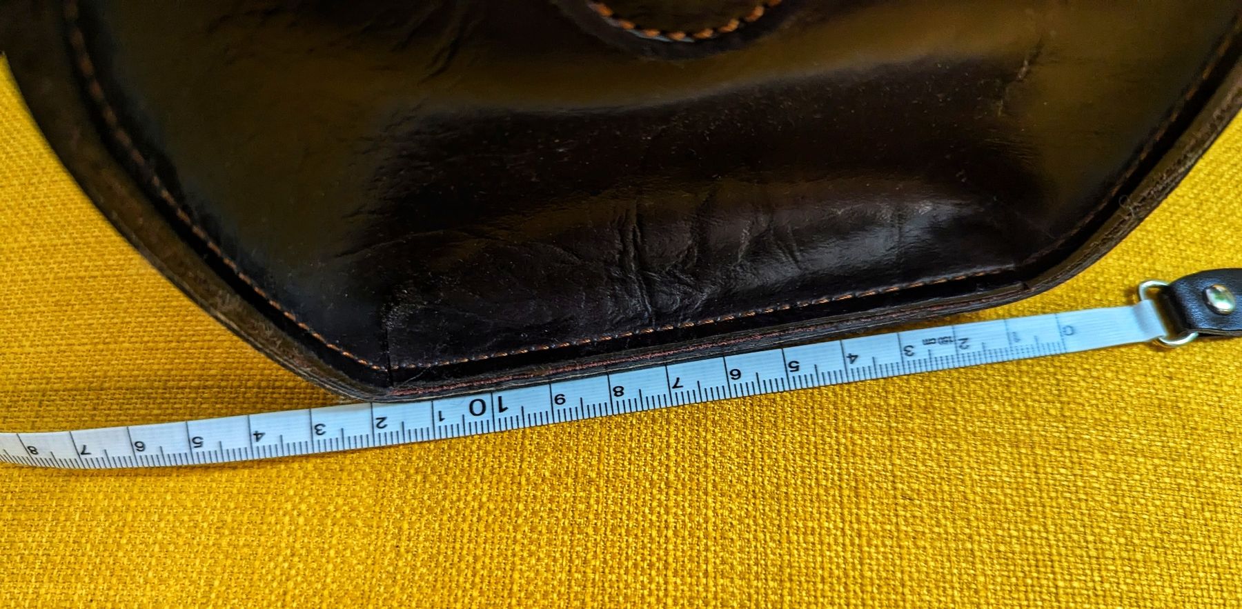 Taschen für Damen: Tasche mit Prägung – Gebraucht aus Basel von Efnisien 4