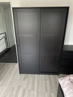 IKEA KLEPPSTAD Kleiderschrank schwarzbraun mit Schiebetüren