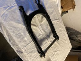Harley Davidson Schwinge mit Achse