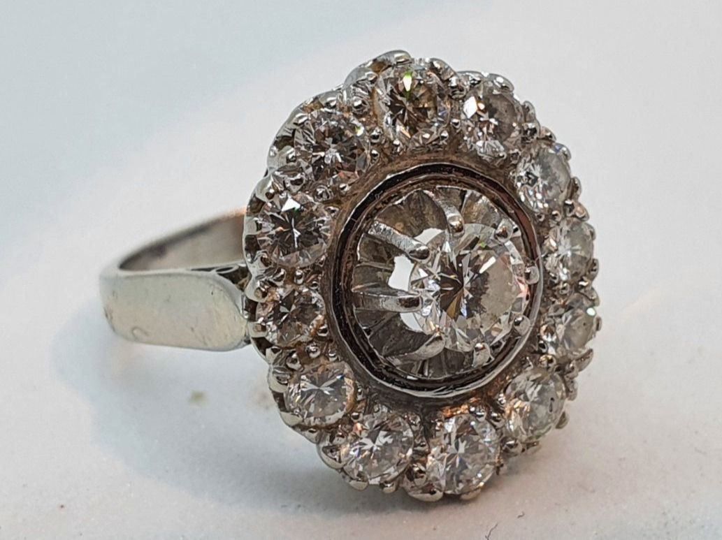 Ringe: Brillant Entourage Weissgold -Traum Ring – Neu (gemäss Beschreibung) aus Unterägeri von Altgoldschmuck 6