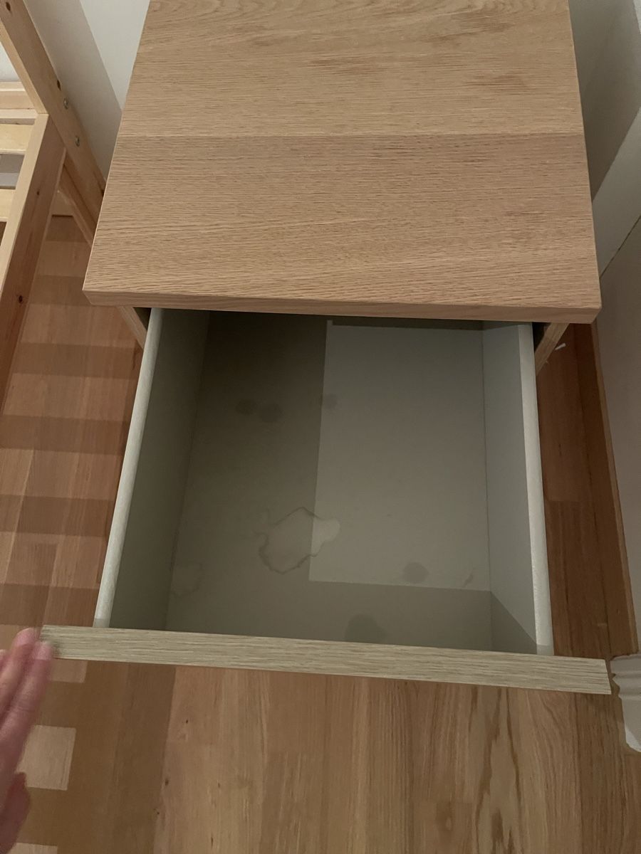 Ikea Comodini: Nachttisch mit zwei Schubladen in Eichenoptik Holzfarben – Usato da Zürich venduto da joe_bk9t 2