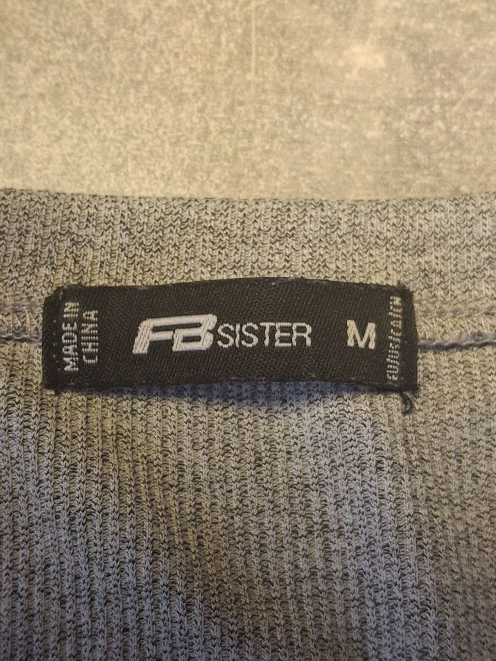 Kleider: Robe près du corps taille M marque FB Sister – Gebraucht aus Villiers von san_jn5w 4