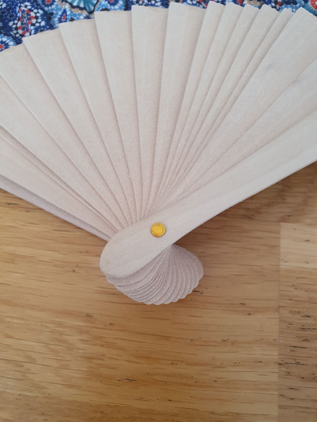 Alle Dekorationen: Handfächer Holz mit blauem Blumenmuster – Neu (gemäss Beschreibung) aus Moosseedorf von Sonnenschein.. 2