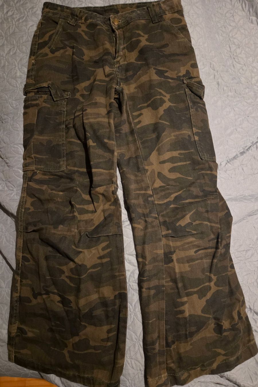 Hosen: Camouflage army cargohose – Gebraucht aus horn von CherryCrow
