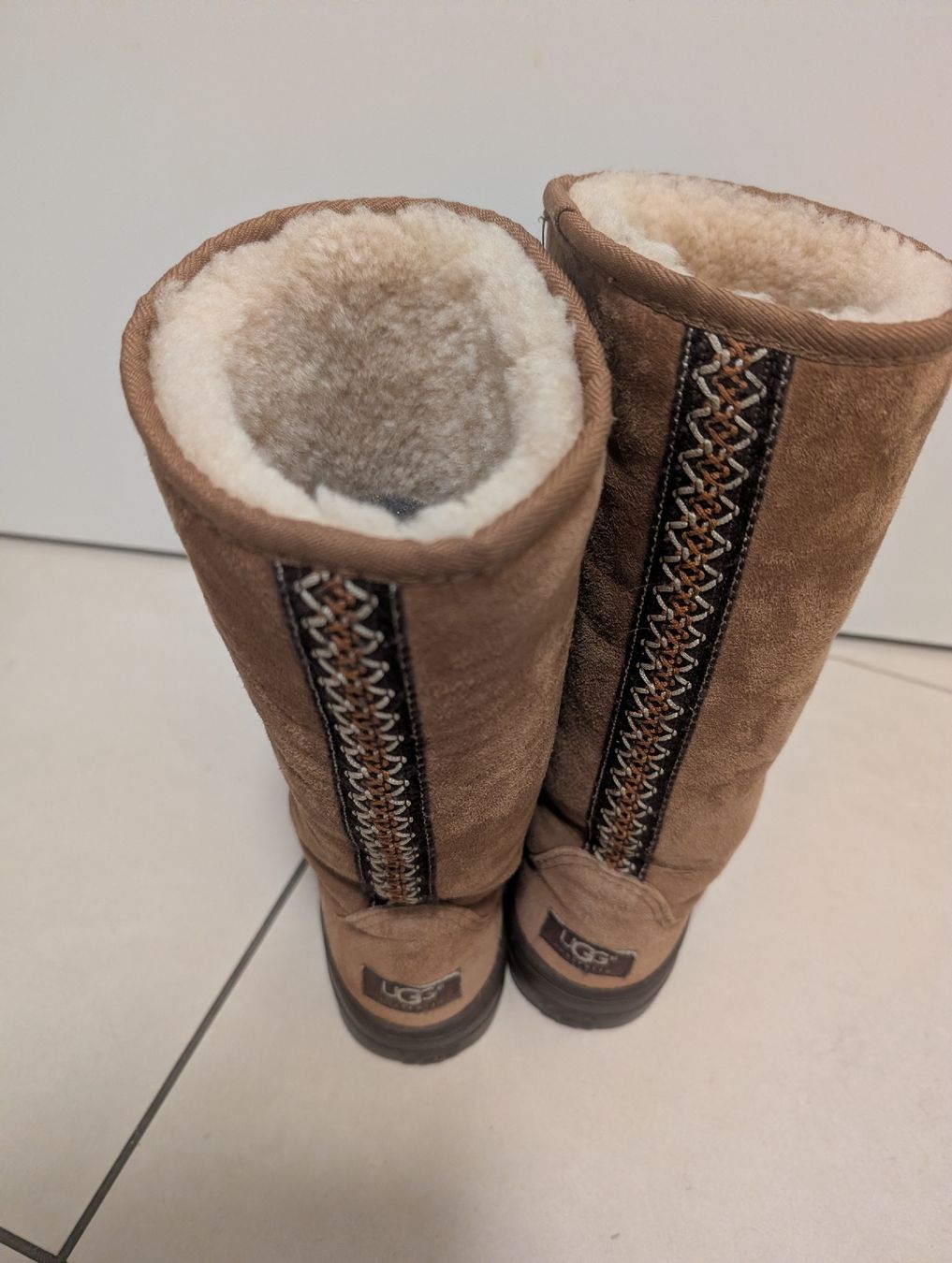 Ugg Scarpe da donna: UGG Boots Braun Winterstiefel, Gr. 40 – Nuovo (secondo la descrizione) da Zürich venduto da mco_nd92 1