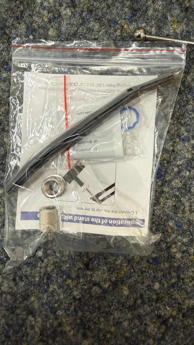 Supports pour instruments & partitions: Adjustable microphone stand with pop filter – Neuf (Voir description) à Champfèr par tbu_rr9y 1