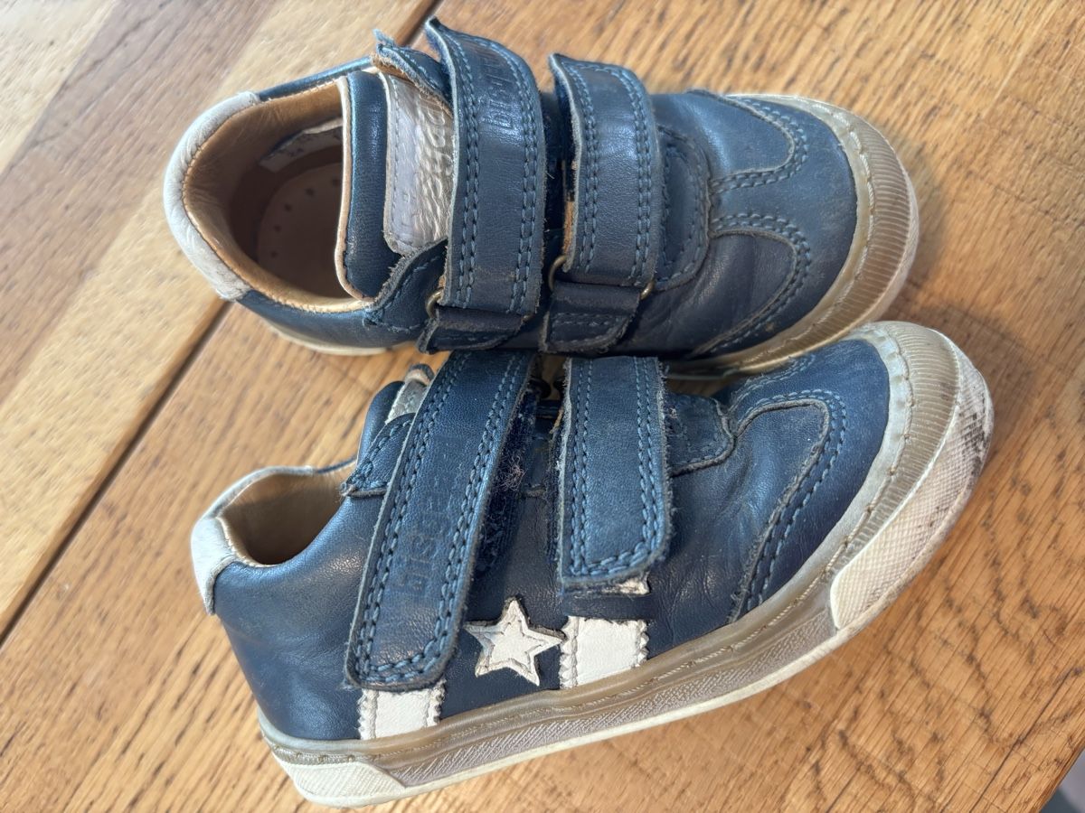Bisgaard Scarpe per ragazzi: Kinderschuhe Gr. 24 Bisgaard – Usato da Leuzigen venduto da Infrared