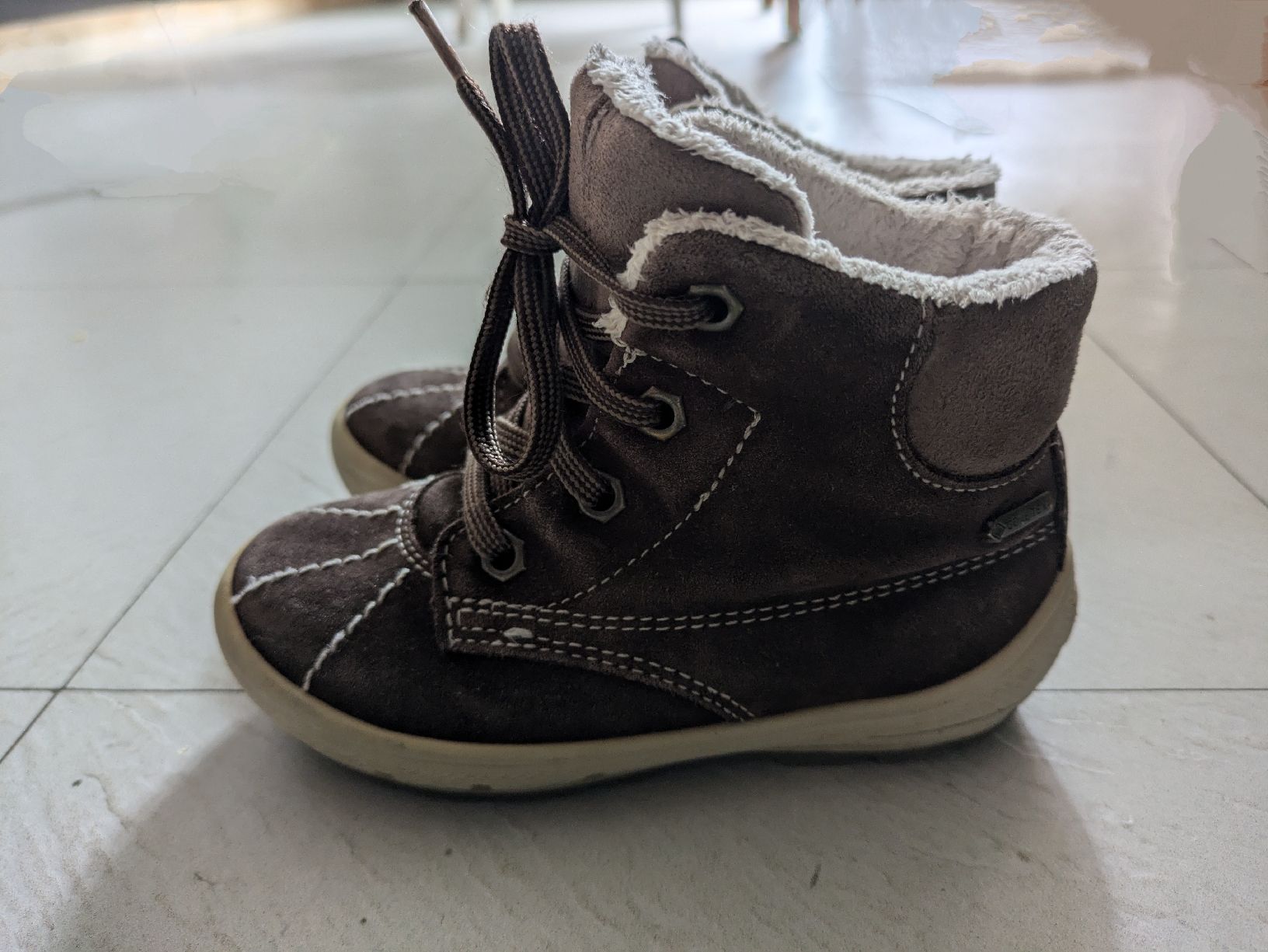 Superfit Scarpe per ragazzi: Superfit Stiefel - Winterschuhe Kinder Gr.24 – Usato da Winterthur venduto da PMeyja03