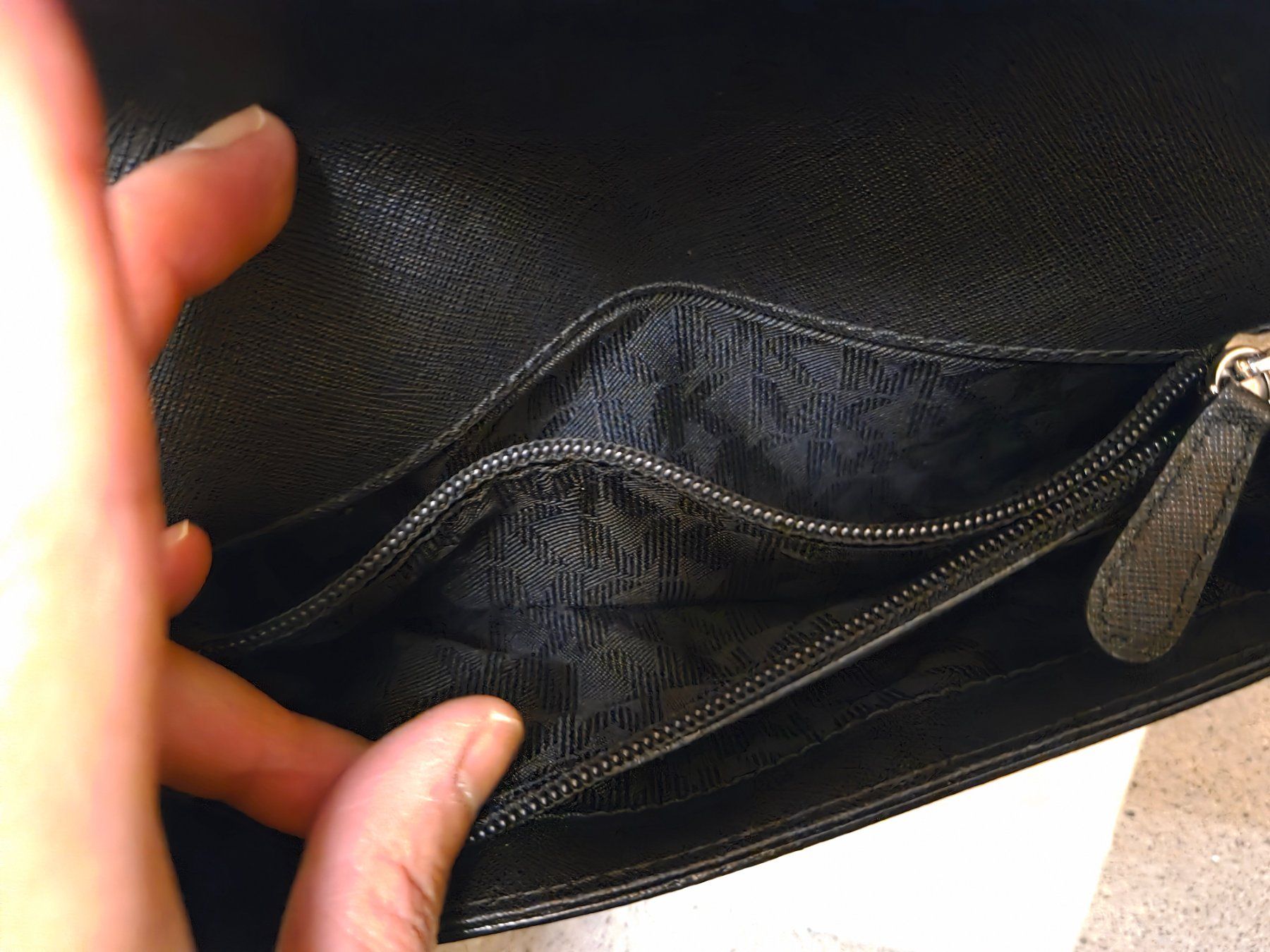 Michael Kors Borse da donna: MICHAEL KORS Leder Clutch – Usato da Emmen venduto da GrabandGo 5