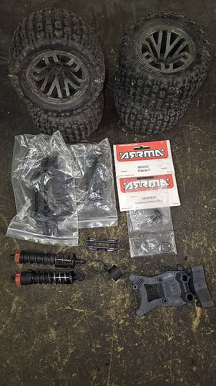 Arrma Modellismo RC: Arrma Granite 4×4 Blx 3s – Difettoso da Sils im Domleschg venduto da Colin.Grischott 2