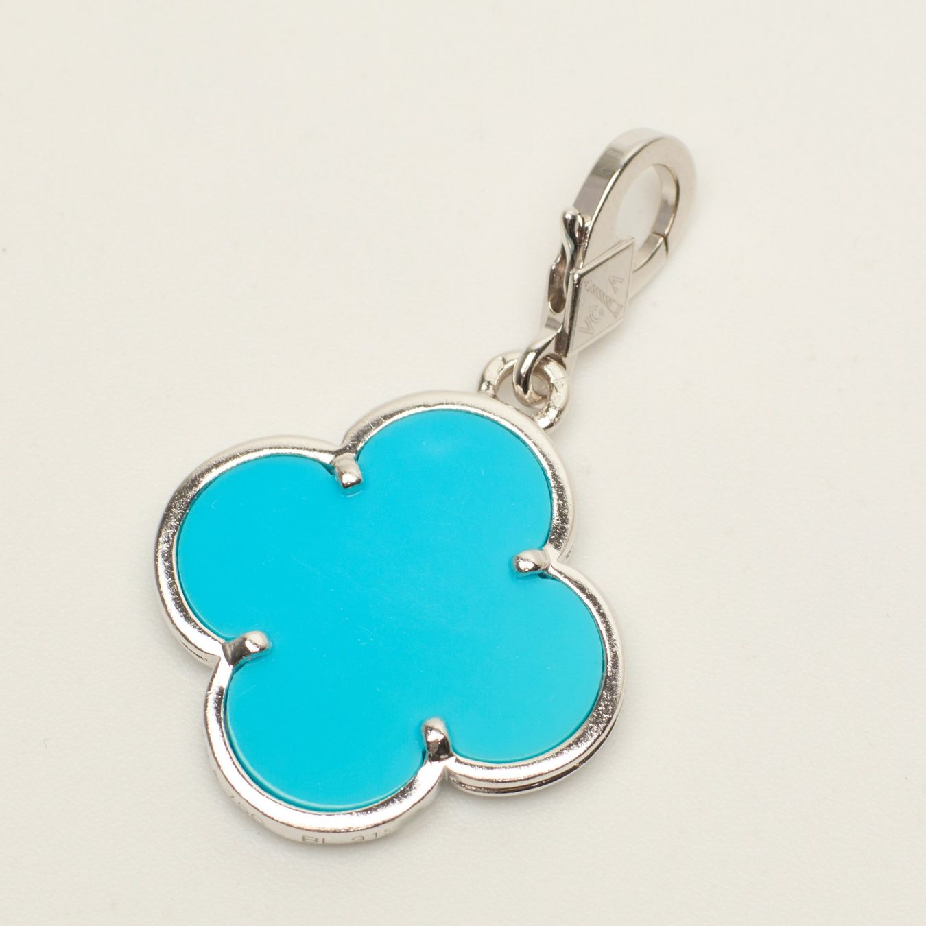 Van Cleef Catenine: RARE Authentique Pendentif VAN CLEEF ARPELS Magic turquoise – Nuovo (secondo la descrizione) da Carouge GE venduto da TLD 6