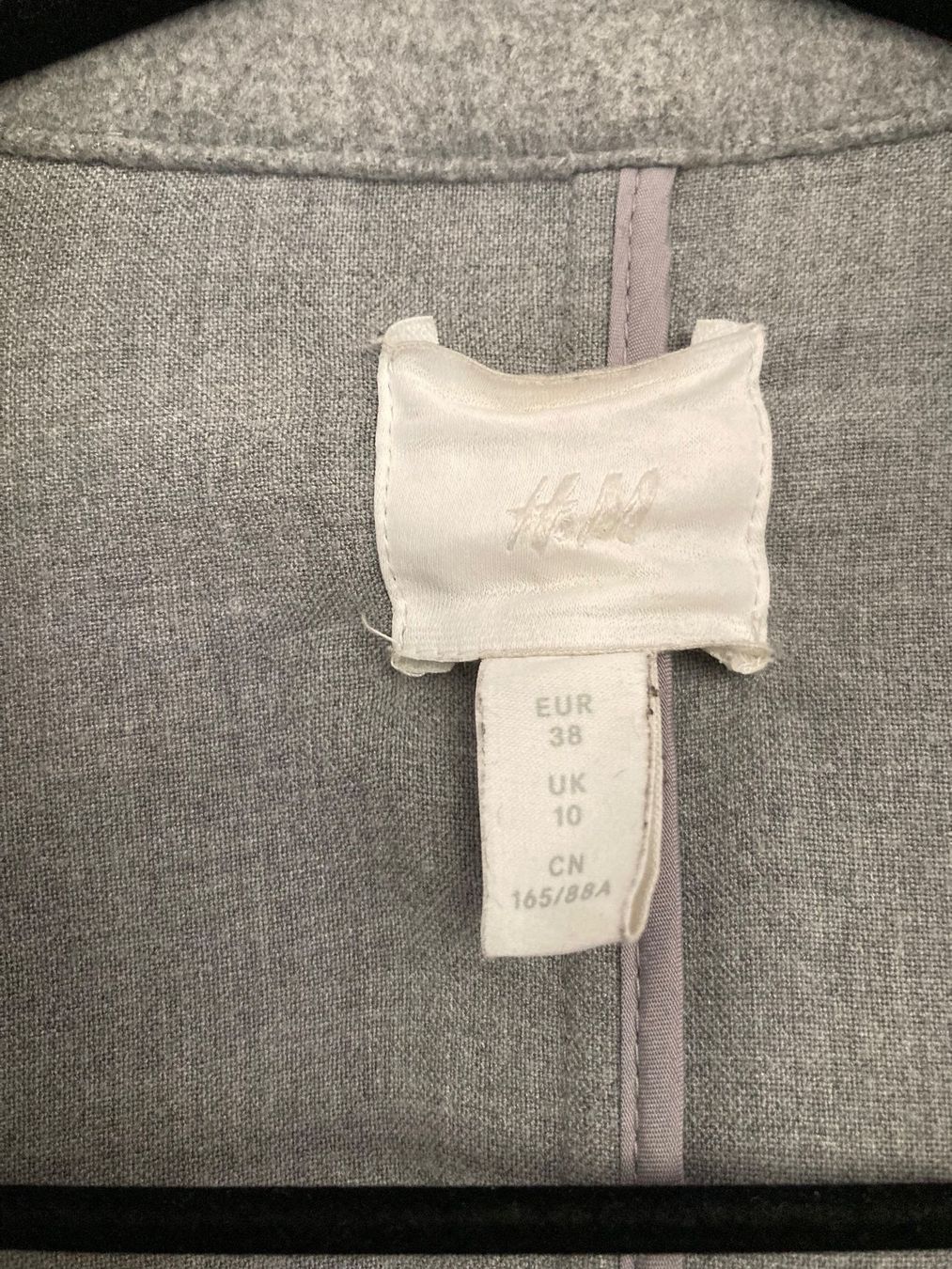 H&M Cappotti: Grauer Mantel – Usato da Zürich venduto da vesieber 1