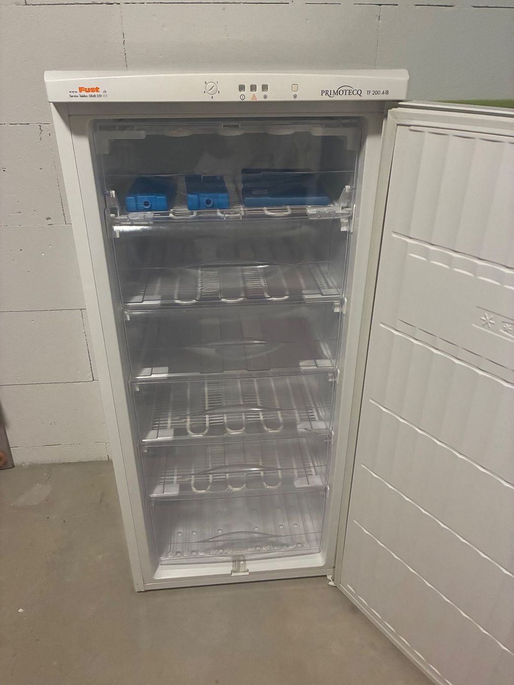 Primotecq Gefrierschrank: Tiefkühlschrank mit 178 Liter Nutzinhalt – Gebraucht aus Niederhelfenschwil von Spider150 3