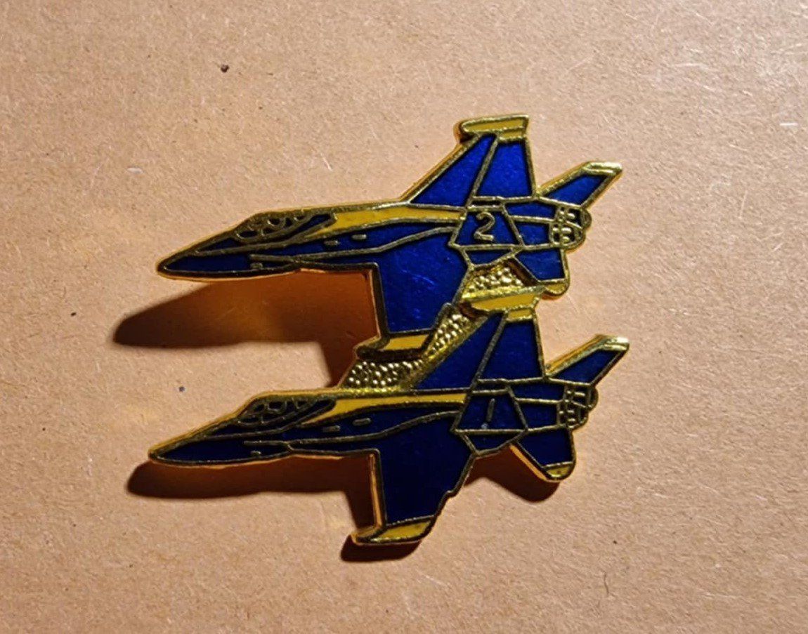 Placchette & Badge: Pin Blue Angels FA 18 E/F – Usato da Härkingen venduto da specialshapes