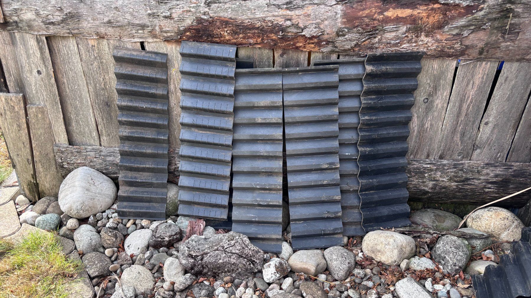 Bodenbeläge: 14 Rasenkanten 83x24 – Gebraucht aus Wangen b. Olten von Broesmeli1