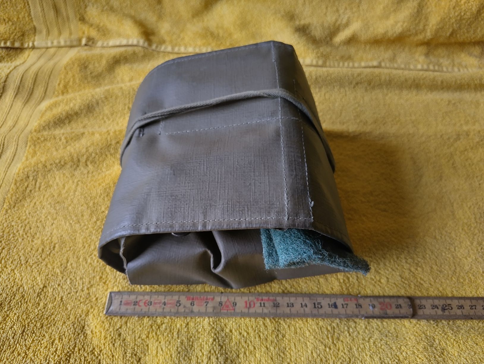 Schweizer Armee Pflegeprodukte: Original Schweizer Armee Schuhputzzeug, Komplett! – Gebraucht aus Uetendorf von hof_2rmq 1