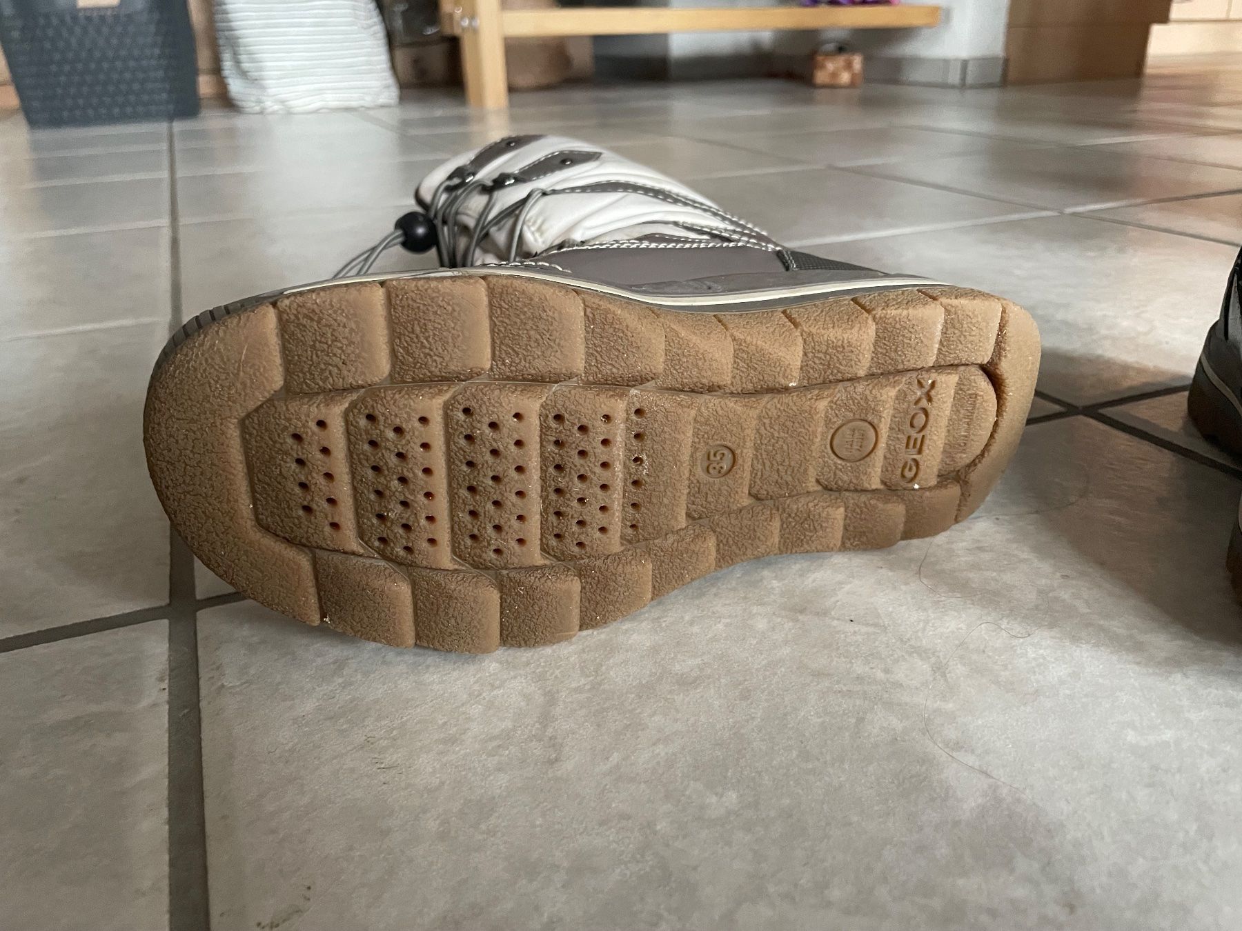 Geox Schuhe für Mädchen: Winterstiefel – Neu (gemäss Beschreibung) aus Homberg b. Thun von t...mee 2