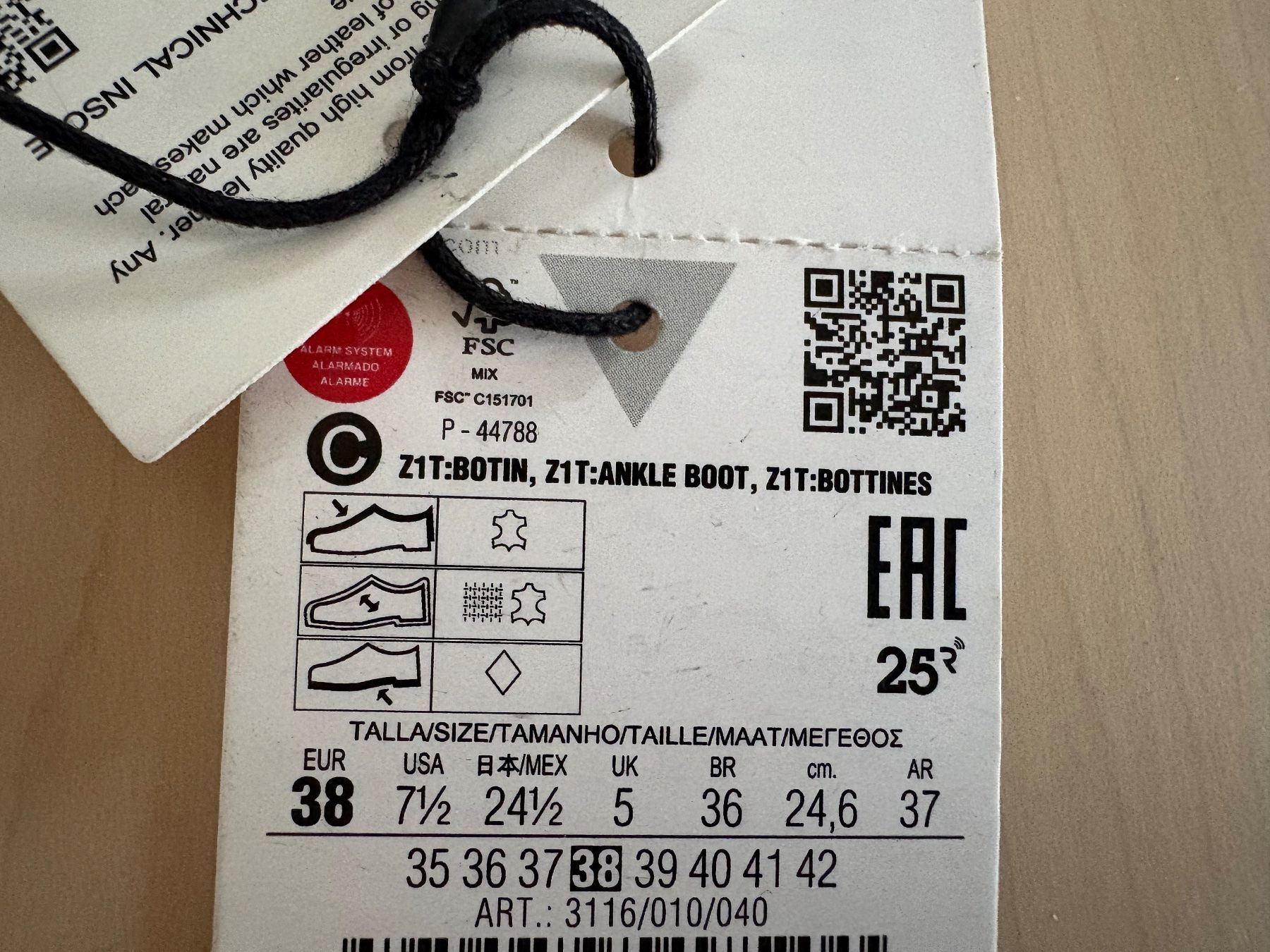 Zara Scarpe da donna: Neuwertige Zara Leder-Boots Gr.38 – Nuovo (secondo la descrizione) da Gossau SG venduto da Black-Queen 7