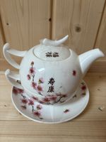Asiatische Teekanne mit Unterteller neuwertig