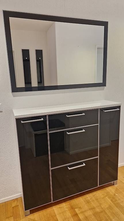 Garderobe: Komplette Garderobe – Gebraucht aus Sisseln AG von Andreas.Wa