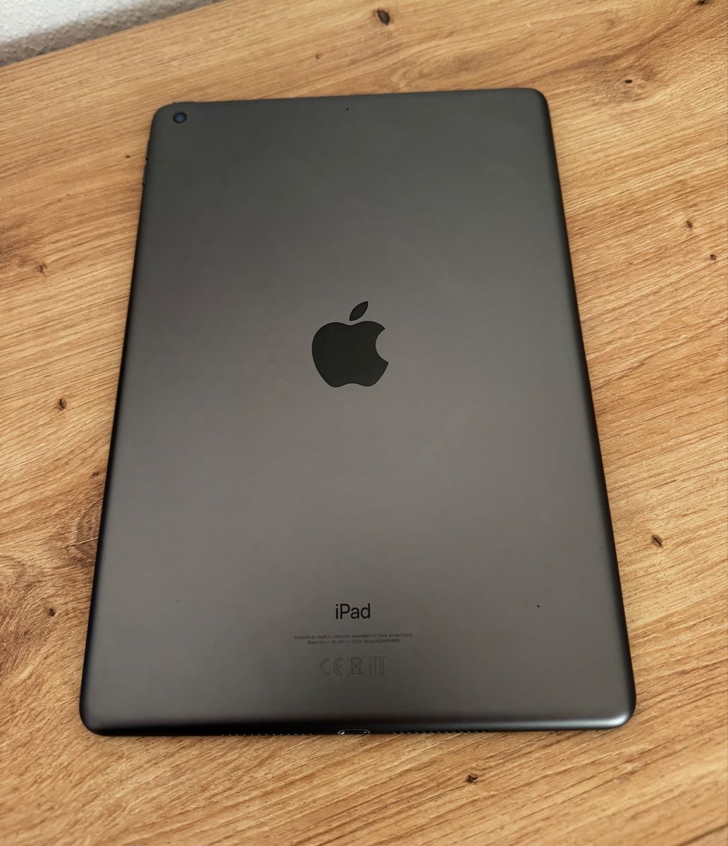 Apple Tablet PC: iPad 9th Gen Wi-Fi 64GB Space Grey – Usato da Zug venduto da CutOne87 1