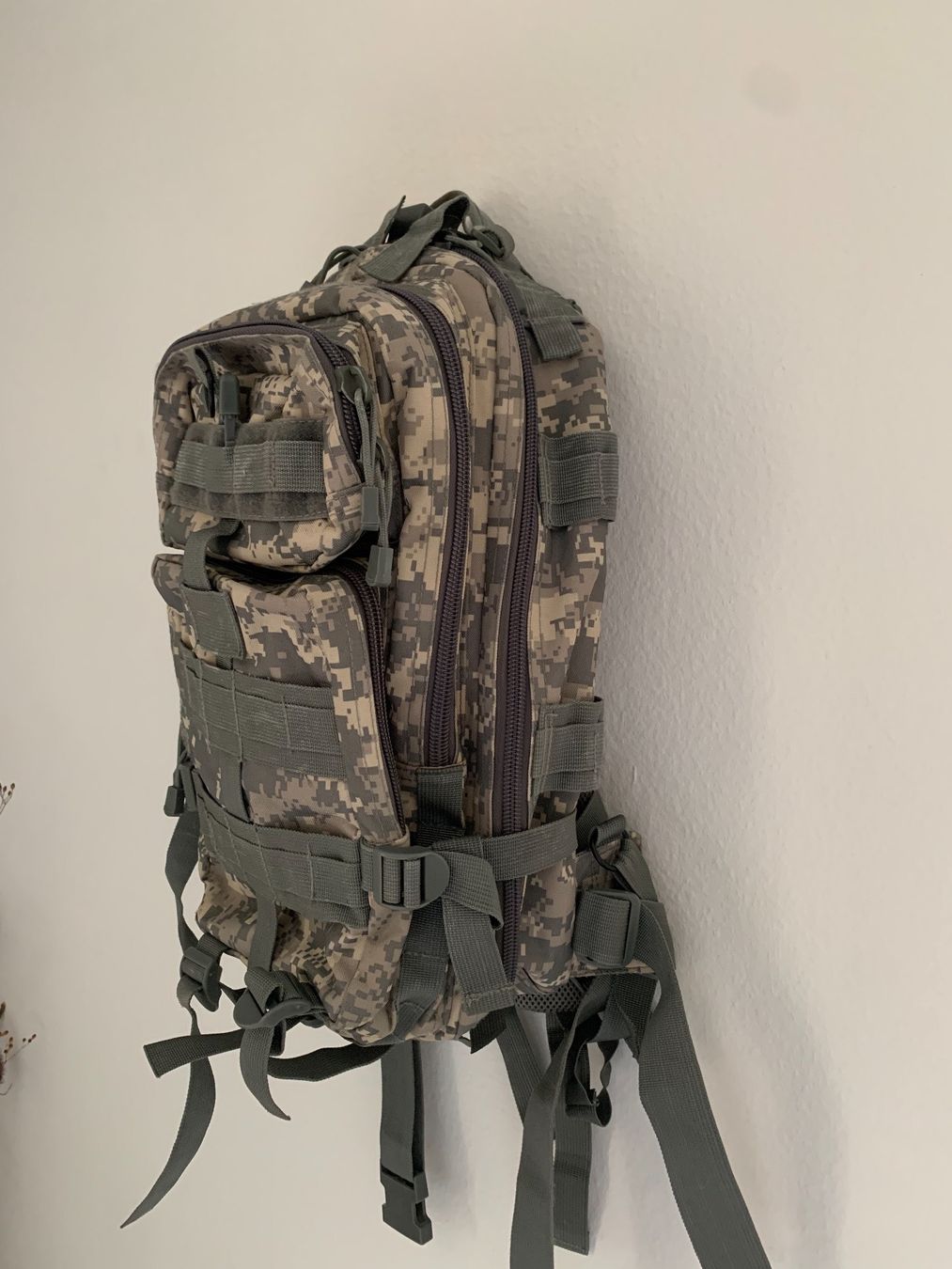 Zaini: Assault Day Pack Rucksack Militär – Usato da Benken SG venduto da tame_impala 1