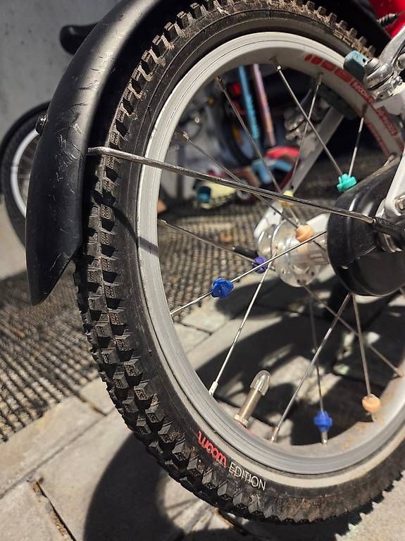 Biciclette: woom 3 rot mit Zubehör  – Usato da Rieden SG venduto da Yogu 2