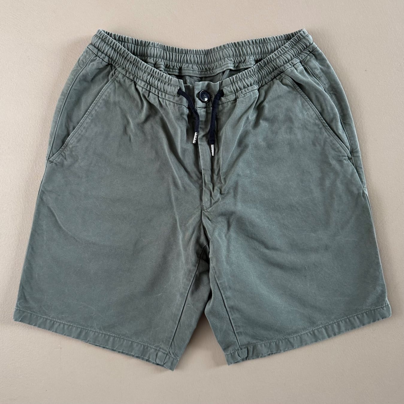 Pelikamo Pantaloni: PELIKAMO Shorts 💚 – Usato da Zürich venduto da ClosetQueen