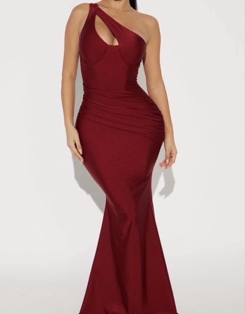 Elegantes, bordeauxrotes Abendkleid, Grösse 36, festlich