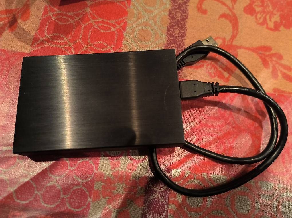 Disques durs: Externe USB HDD 1 TB – D'occasion à Grub-AR par Medora