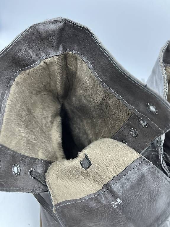 Scarpe da donna: Bottines fourrées neuves.  – Usato da Genève venduto da Eric1823 2