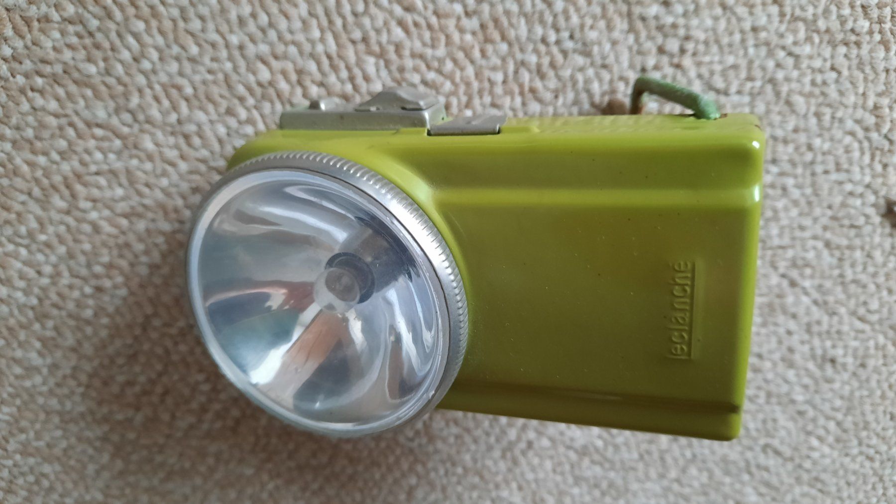 Lampade: Taschenlampe Eclanchenge grün gebraucht – Usato da Herrliberg venduto da AlexandraBopp