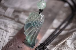 Fluorite Engels Flügel mit Kordel      ab 1.-  Auktion