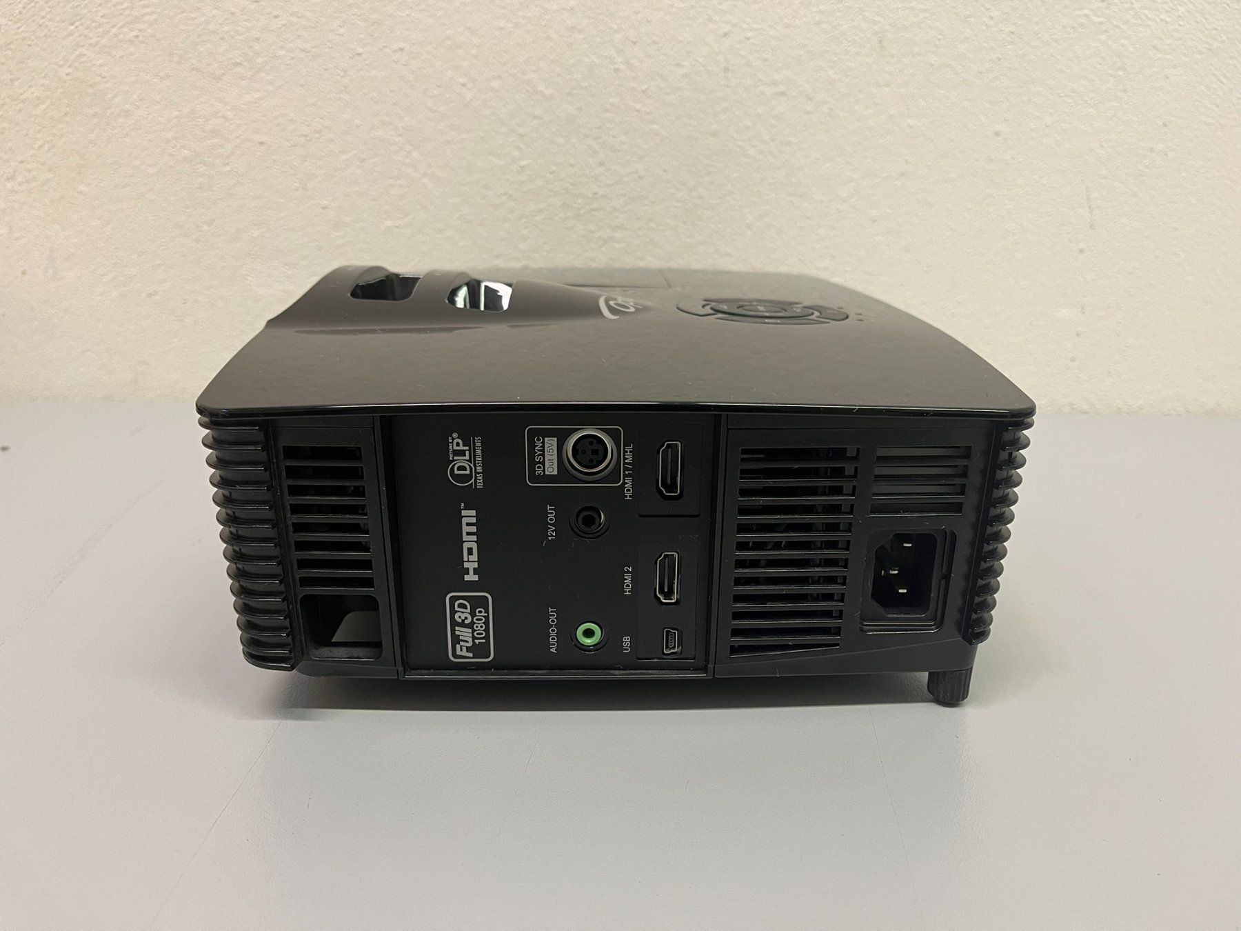 Proiettori: Optoma HD141X Projector – Usato da Hochdorf venduto da av-electronics 2