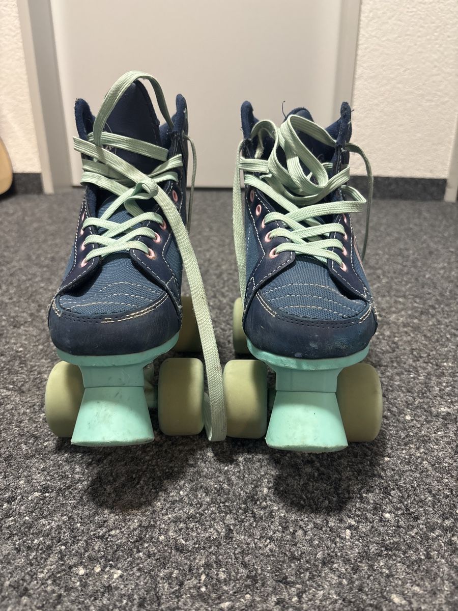 Rio Roller Pattini in linea & Pattini a rotelle: Rio Roller, Gr. 35, Rollschuhe, Mädchen, türkis – Usato da Winterthur venduto da Ticinese79 2