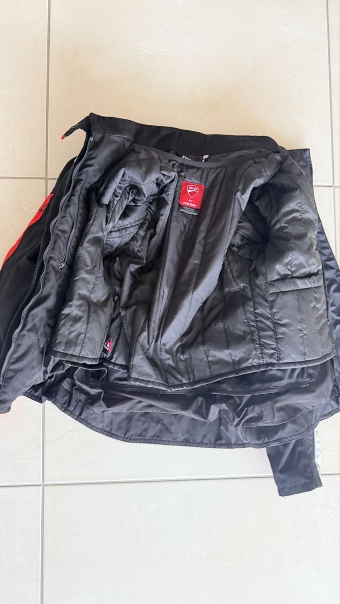 Giacche: Motorradjacke Damen Ducati Gr. 38 – Usato da Weesen venduto da Franziblitz 5