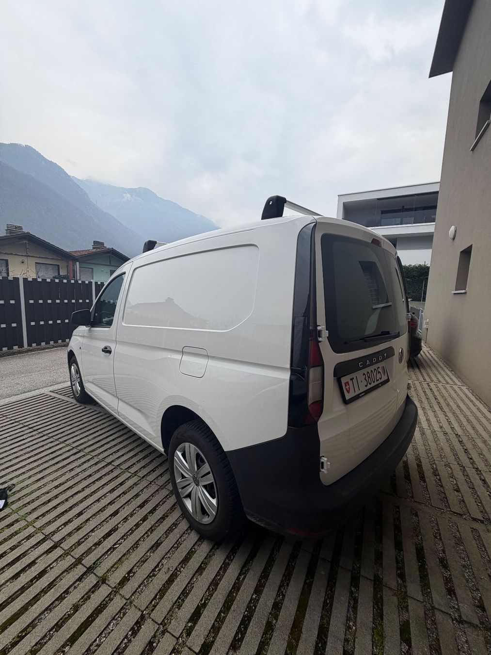 VW Veicoli commerciali: Vw Caddy Cargo 1.5 Tsi  BMT – Usato da Arbedo venduto da octopus27 5