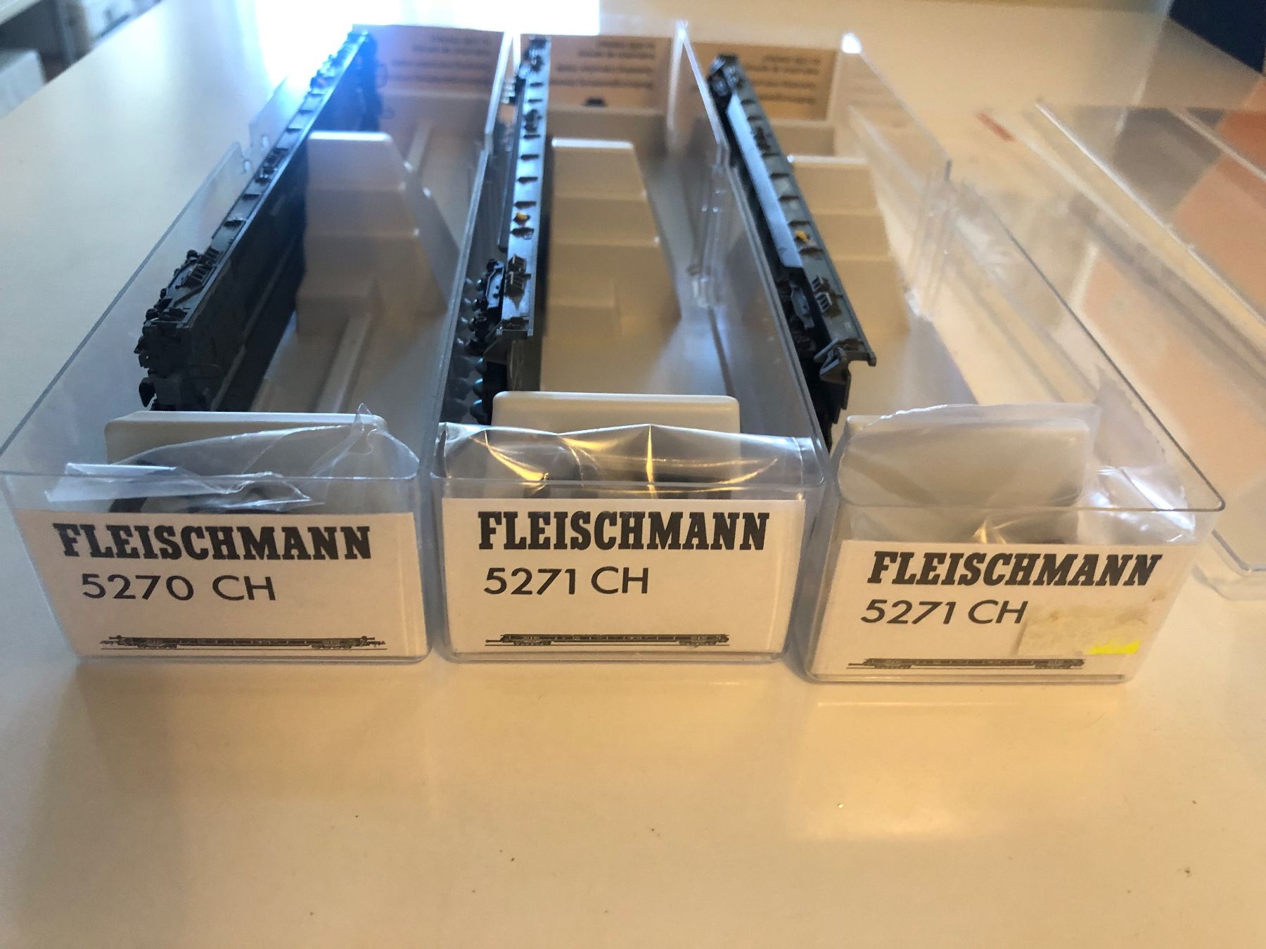 Fleischmann Modellini di ferrovie: Fleischmann 3er SET NEU – Nuovo e nell'imballaggio originale da Ostermundigen venduto da Garmin03 5