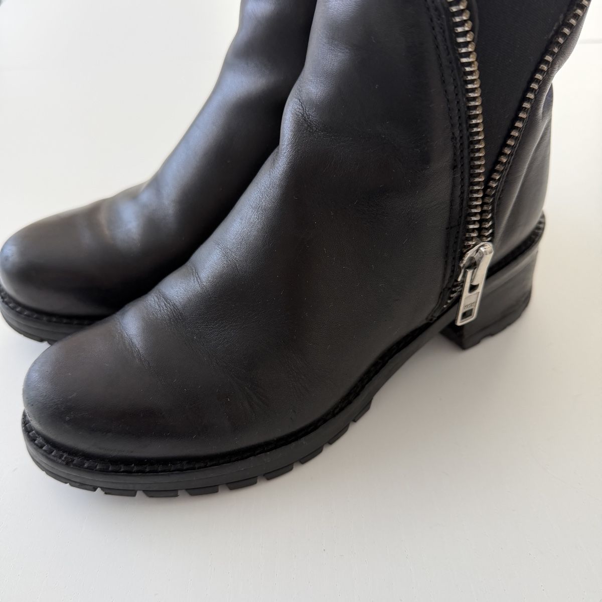 Scarpe da donna: CULT Black Leather Boots – Usato da Emmen venduto da Colette-Juliette 5
