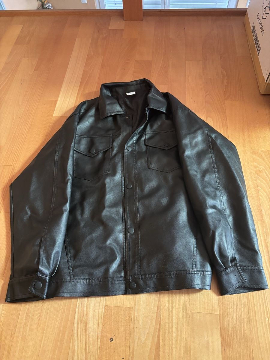Jacken: Faux leather Jacket – Gebraucht aus Chexbres von doe_xns6