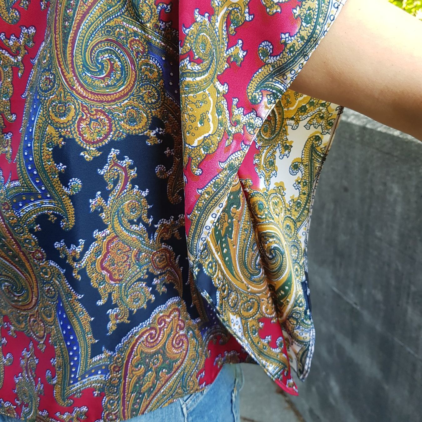 Top: Handmade Upcycling Crop Top – Usato da Monte Carasso venduto da arn_dime 2