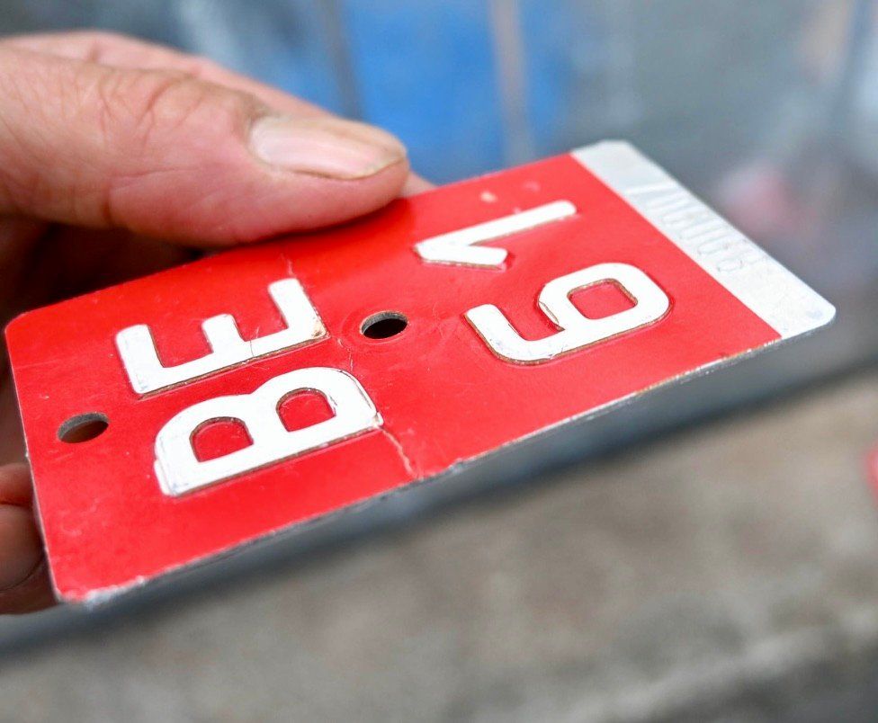Schilder: Velonummer BE 61 von 1961 - Bern 890907 – Gebraucht aus Pfaffhausen von mono_rec 4