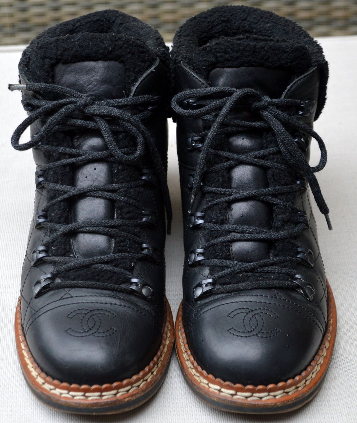 Chanel Scarpe da donna: Boots Chanel bottes .41 – Usato da Collonges venduto da Auganien 1
